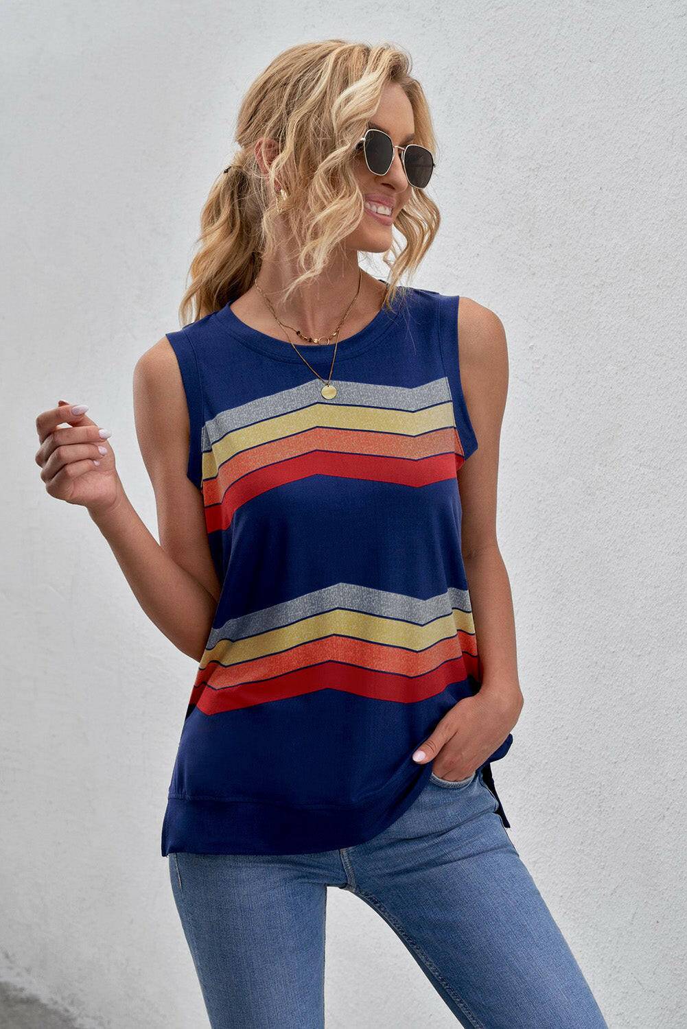 Printed Side Slit Round Neck Tank.