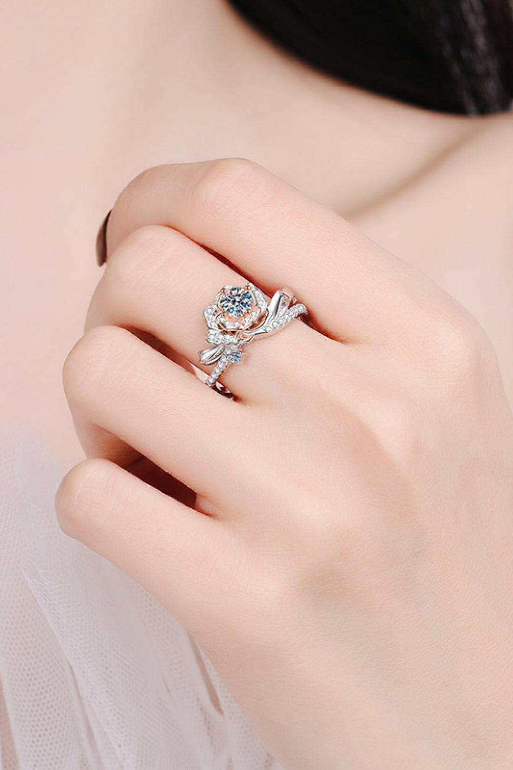 925 Sterling Silver Rose-Shaped Moissanite Ring.