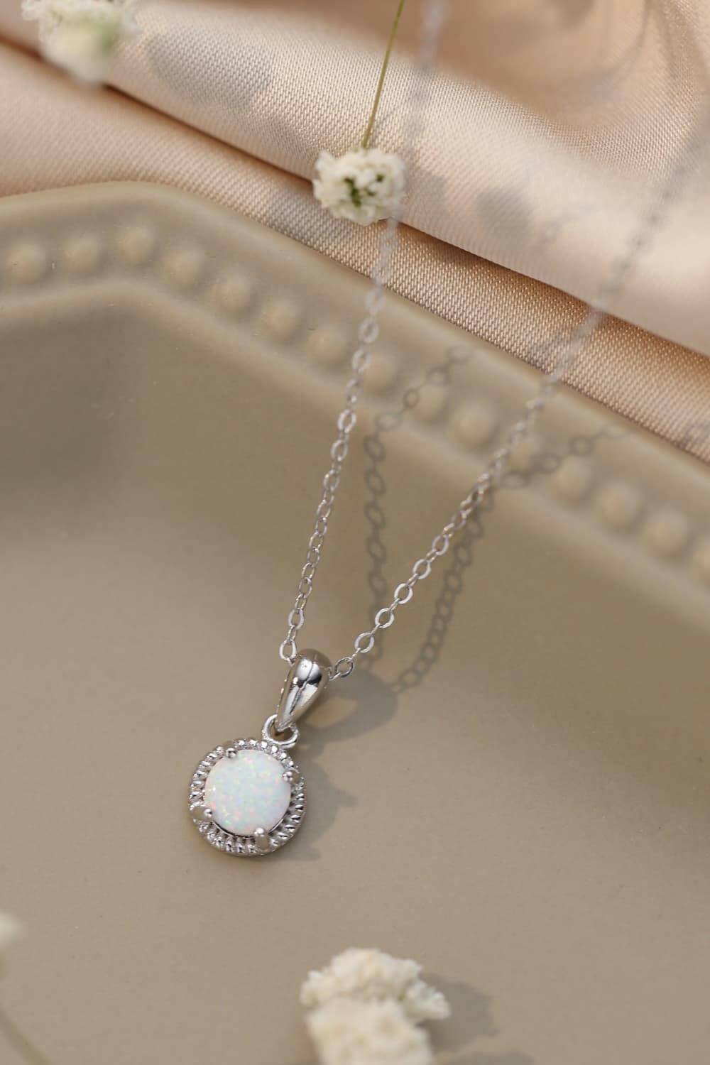 Opal Round Pendant Chain Necklace.