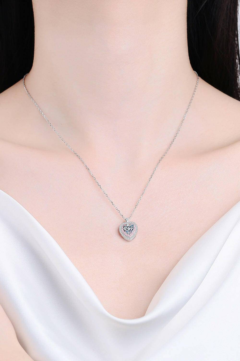 925 Sterling Silver 1 Carat Moissanite Heart Pendant Necklace.