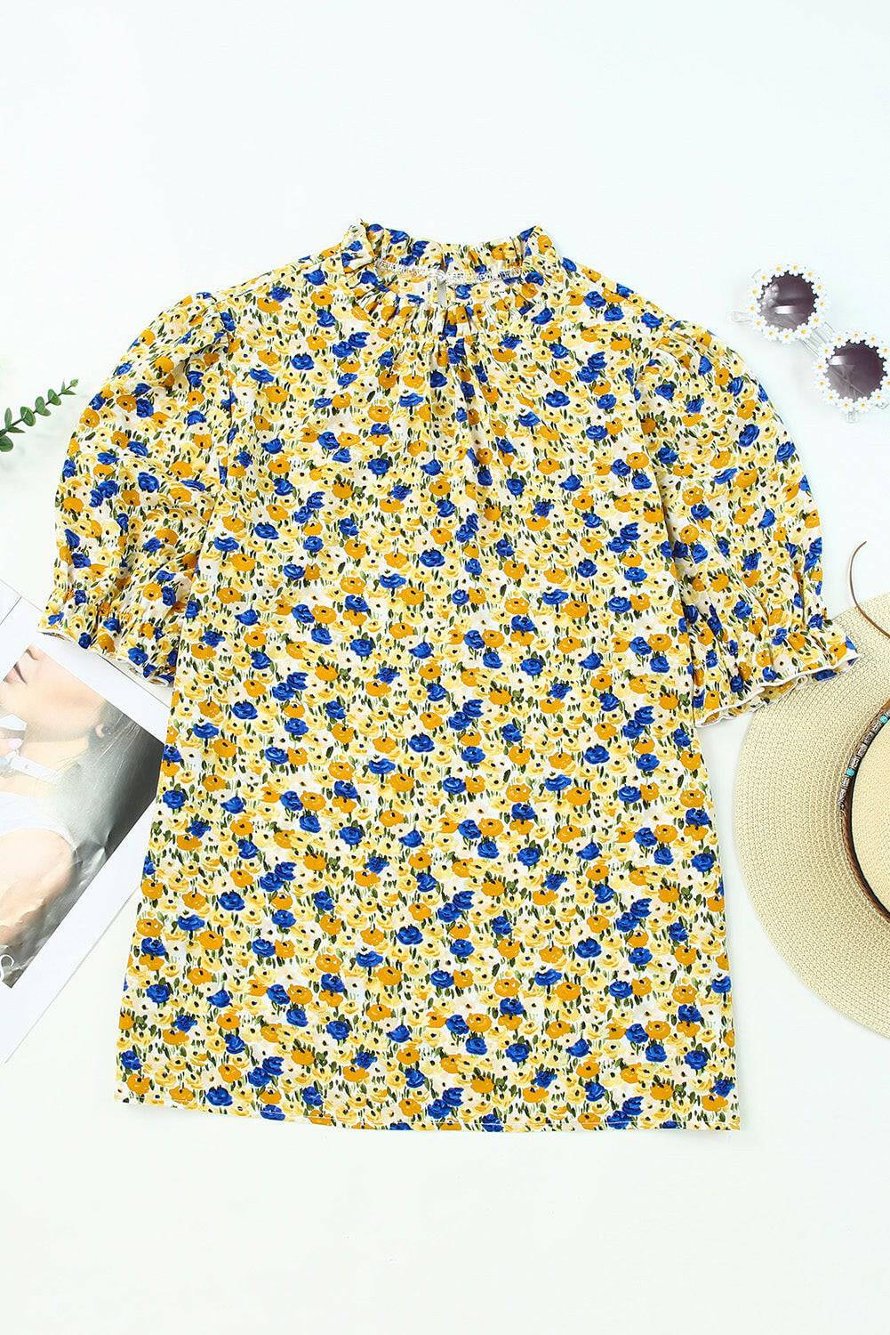 Floral Puff Sleve Keyhole Blouse.